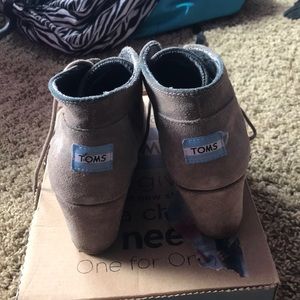 Toms: Desert Wedges